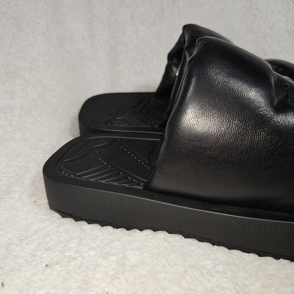 Burberry Leather Slab Knight Slides Leather Black Size 39eu 9us - Picture 9 of 15